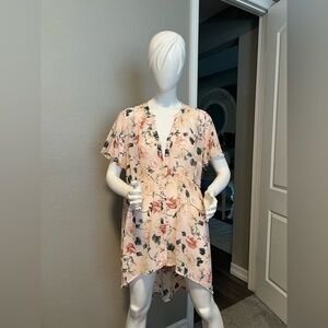 Torrid Lexie Light Pink Floral Chiffon H-Lo Babydoll Tunic Top size 1